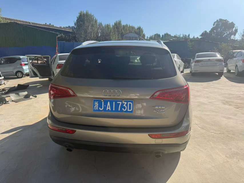 Audi Q5 2.0T AWD 5