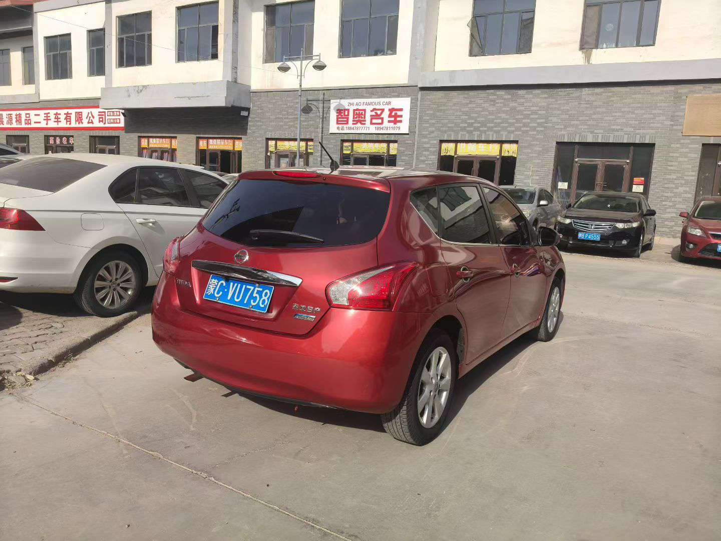 Nissan Tiida 6