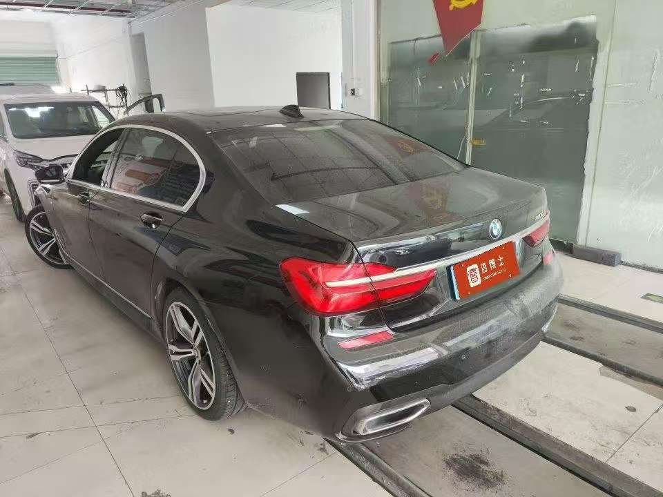 BMW 7 Series 3.0T M Sport Package 4