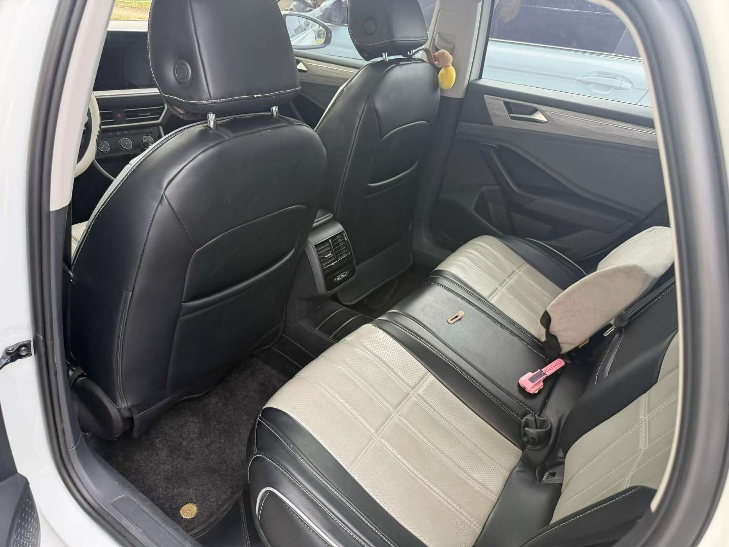 Volkswagen Sagitar 1.5T R-Line 5