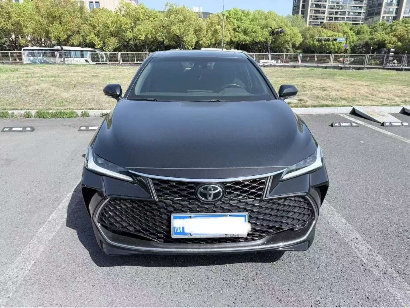 Toyota Avalon 2.5L Luxury 2