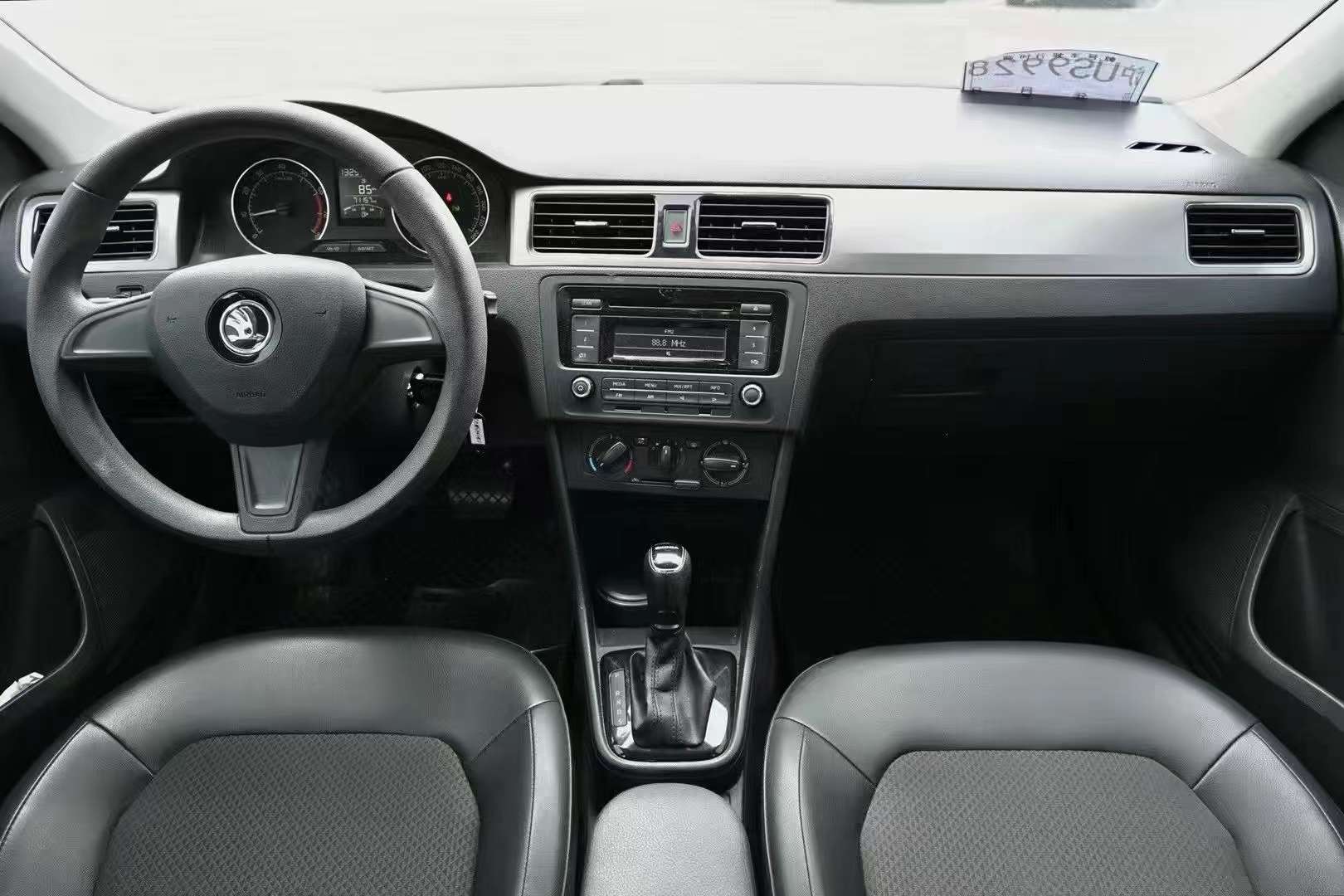 Skoda Rapid 1.6L Automatic Sunroof 4