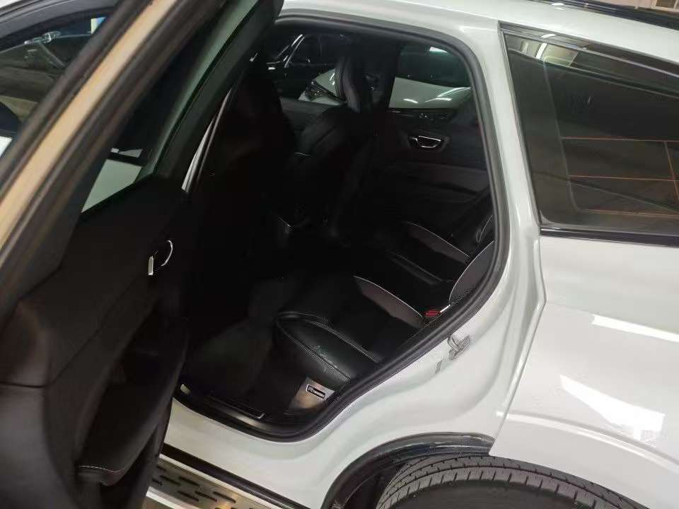 Volvo XC60 2.0T T5 AWD Zhiyuan Sport Edition 7