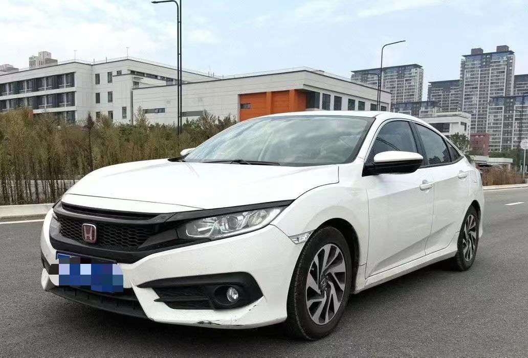 Honda Civic 1.5T 220TURBO Luxury 2