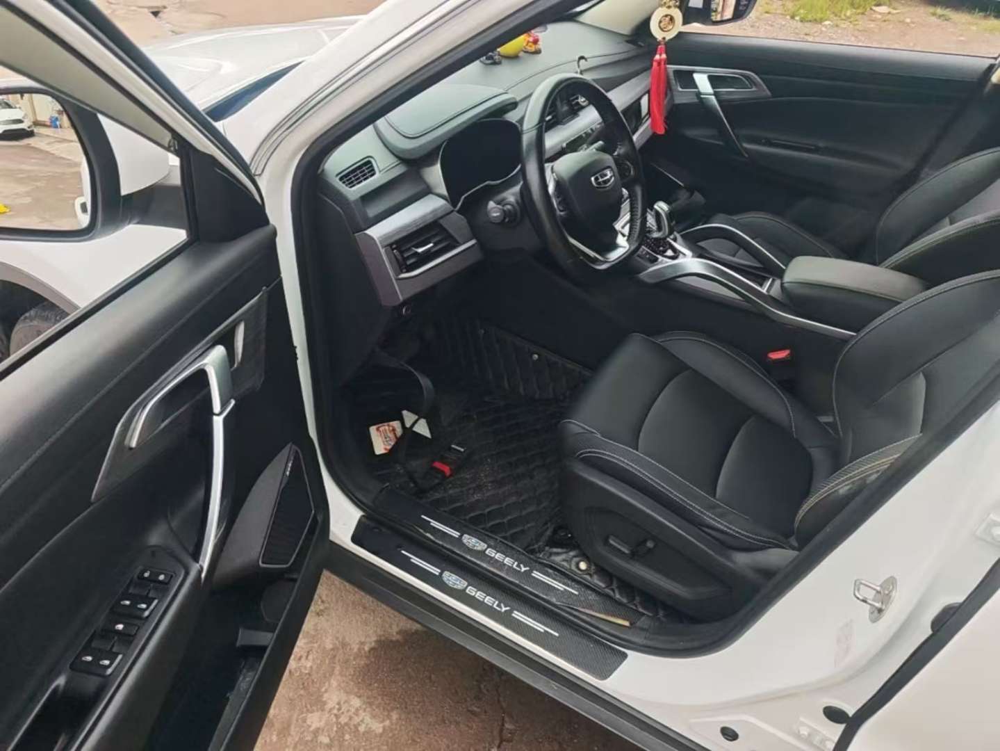 Geely Boyue 1.8TD Million Edition FWD Comfort 5