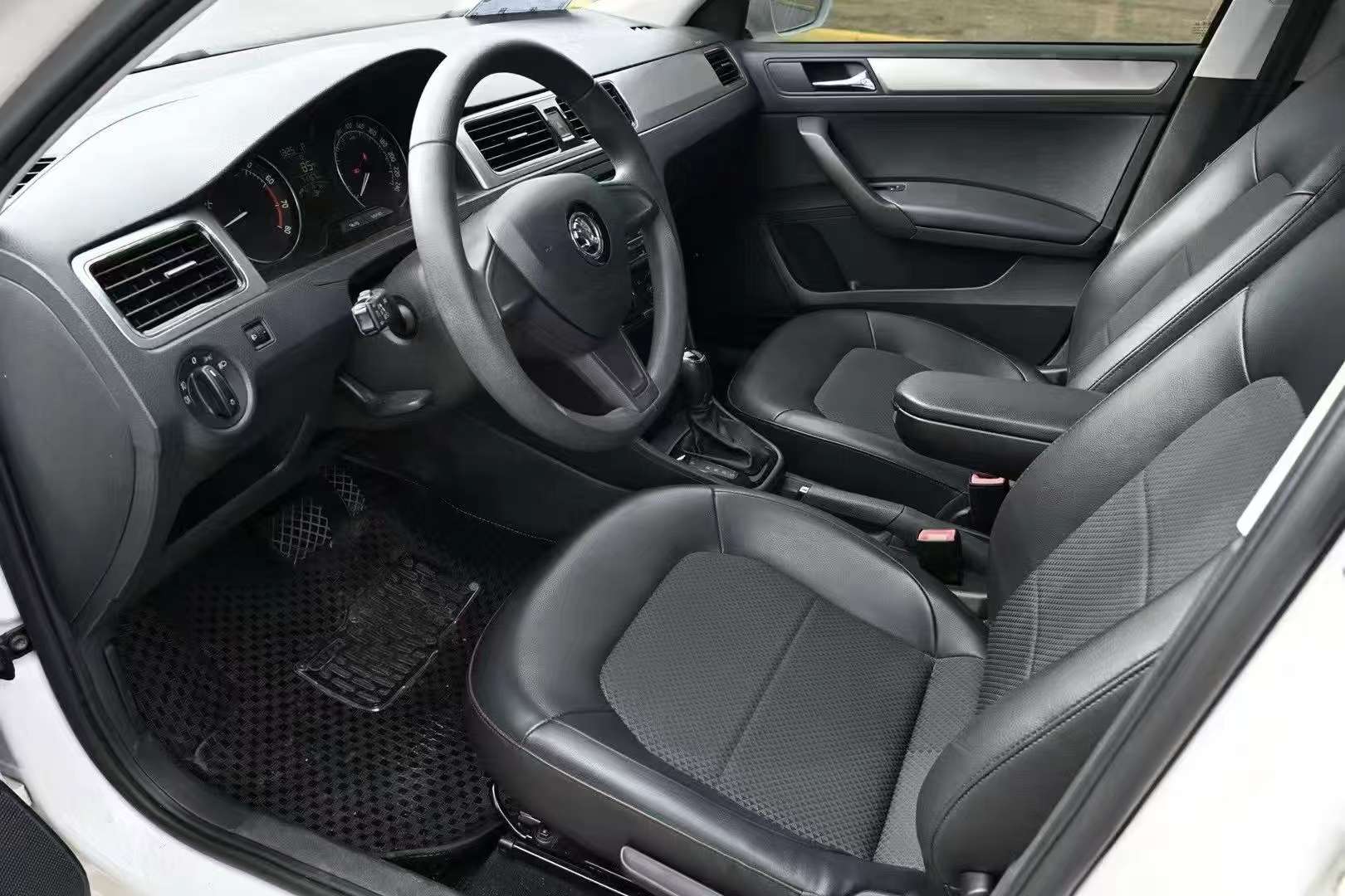 Skoda Rapid 1.6L Automatic Sunroof 3