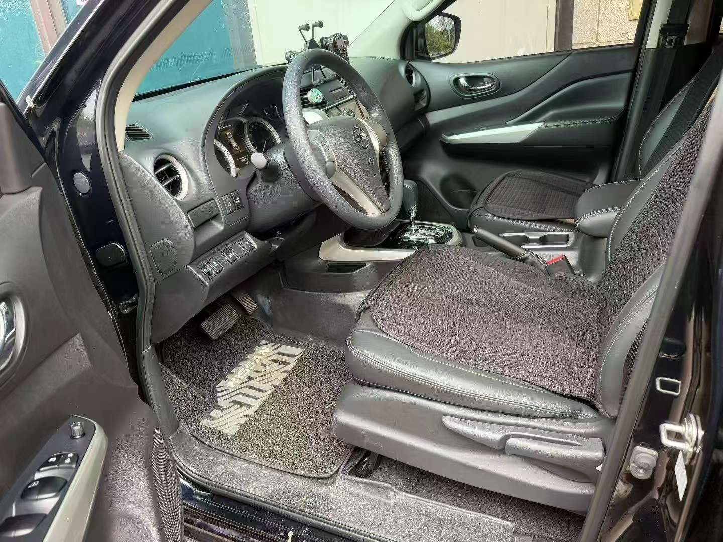 Nissan Terra 5
