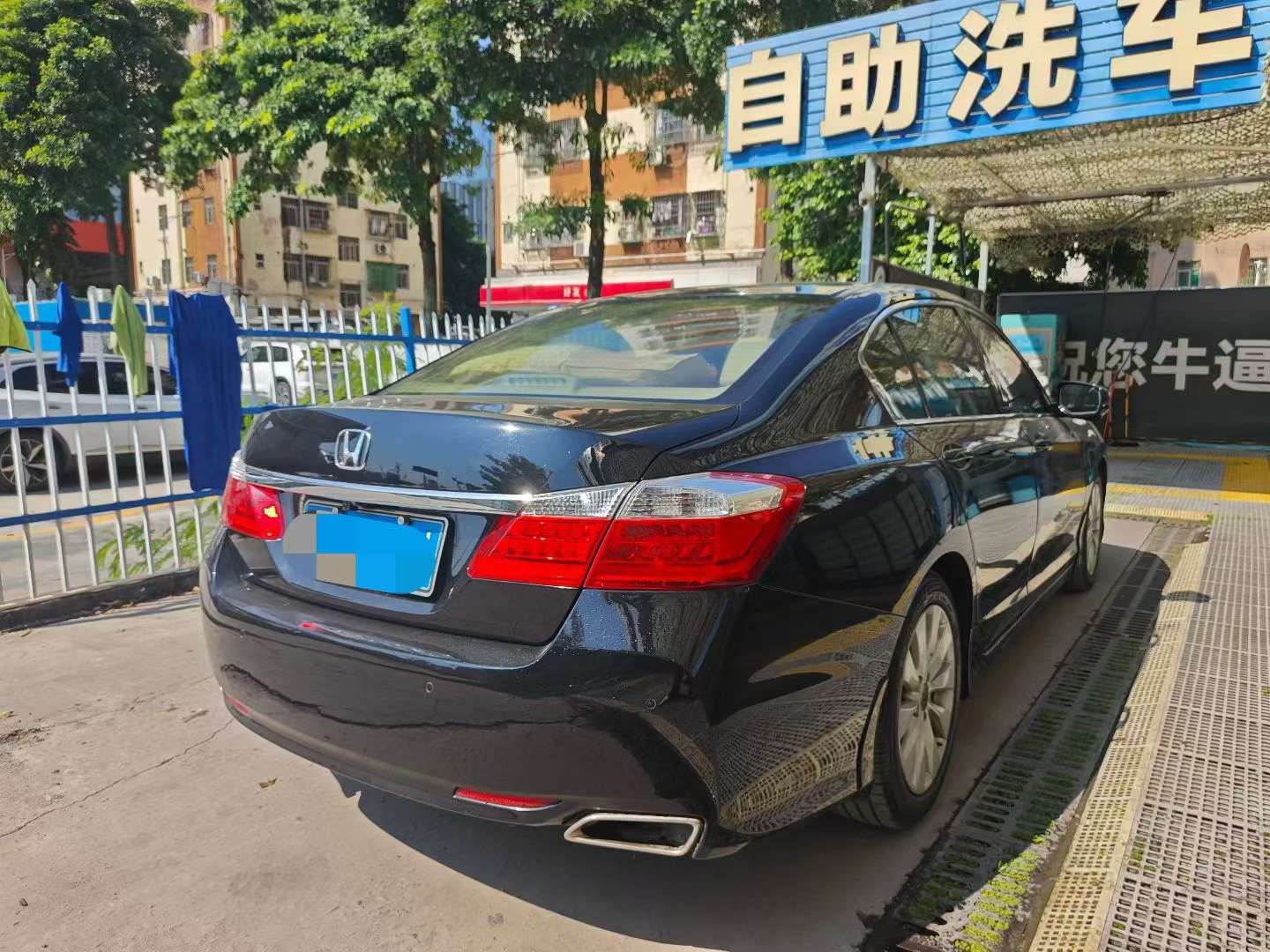 Honda Accord 2.4L EX Luxury Edition 3