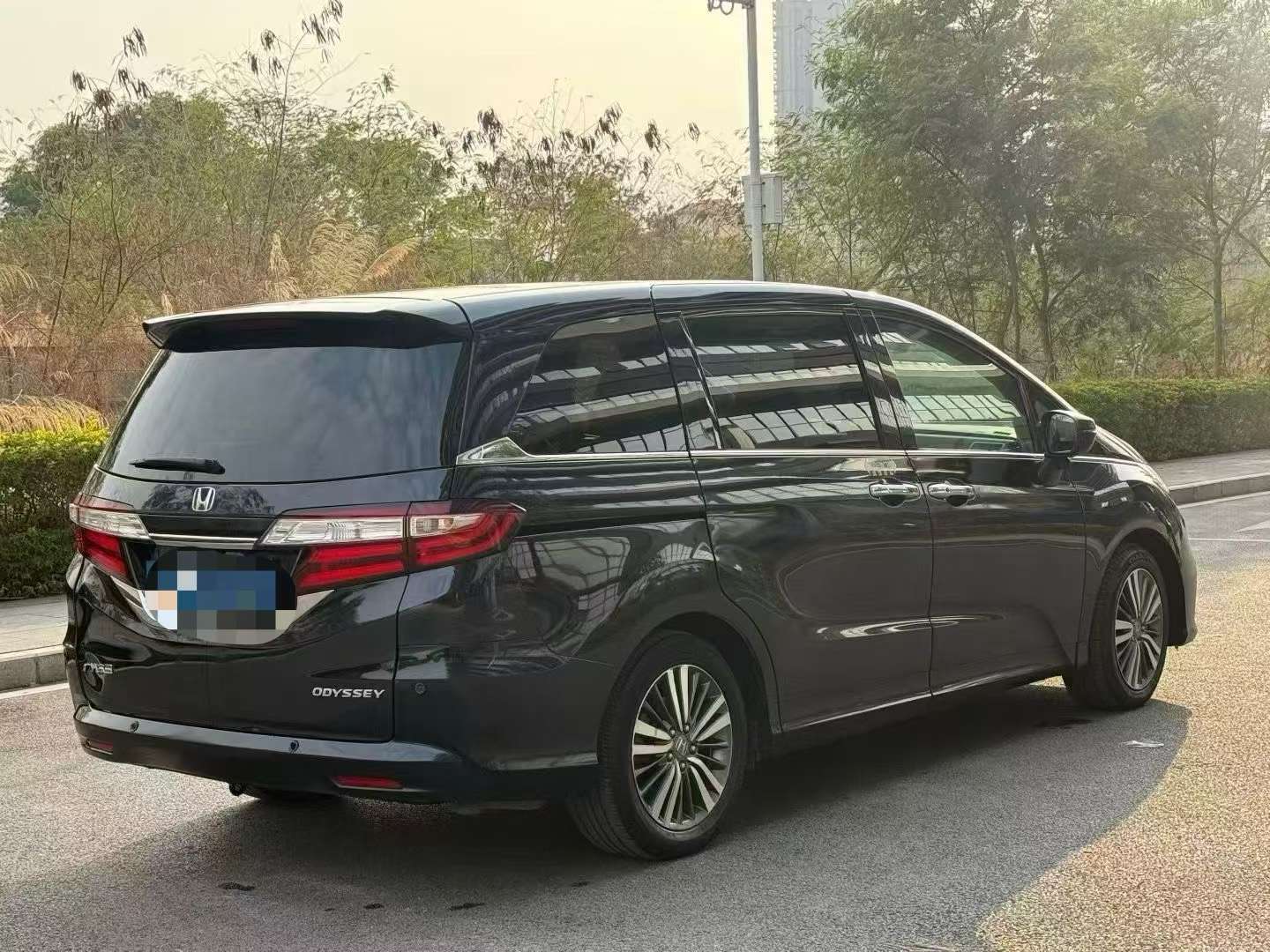 Honda Odyssey 2.4L Luxury Automatic 4