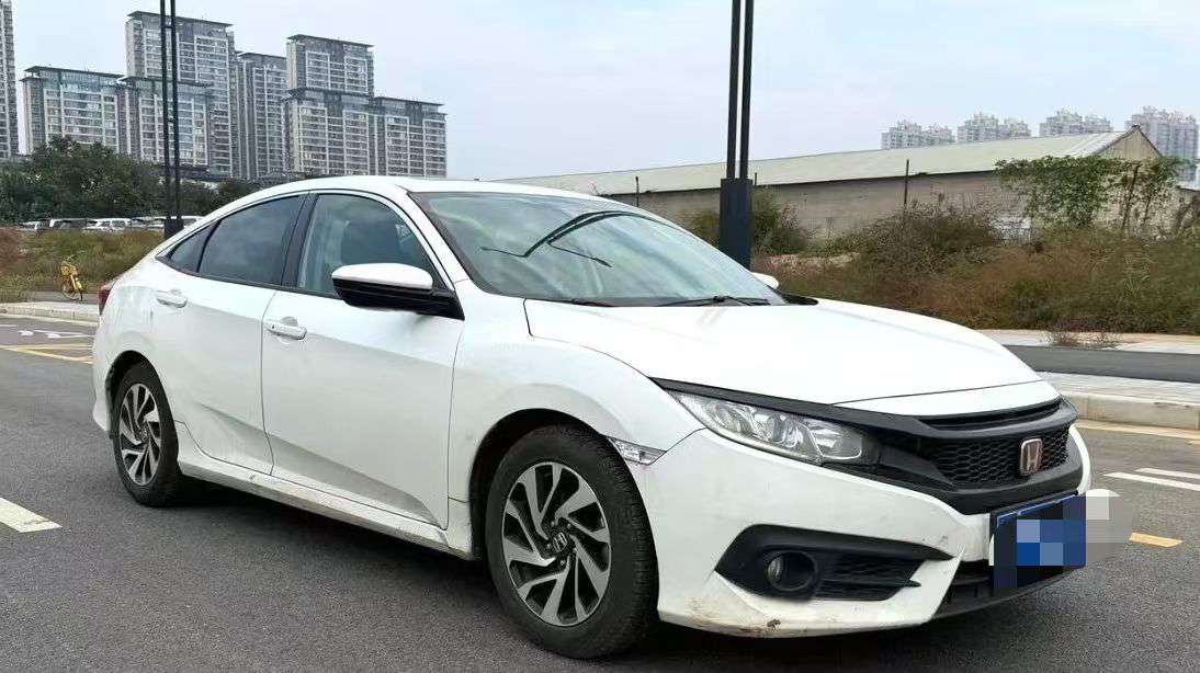 Honda Civic 1.5T 220TURBO Luxury 3