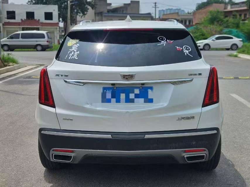 Cadillac XT5 AWD Luxury 4