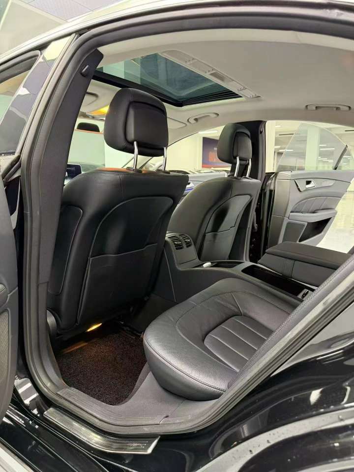 Mercedes-Benz CLS 9
