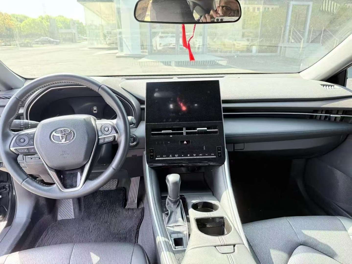 Toyota Avalon 2.5L Luxury 5