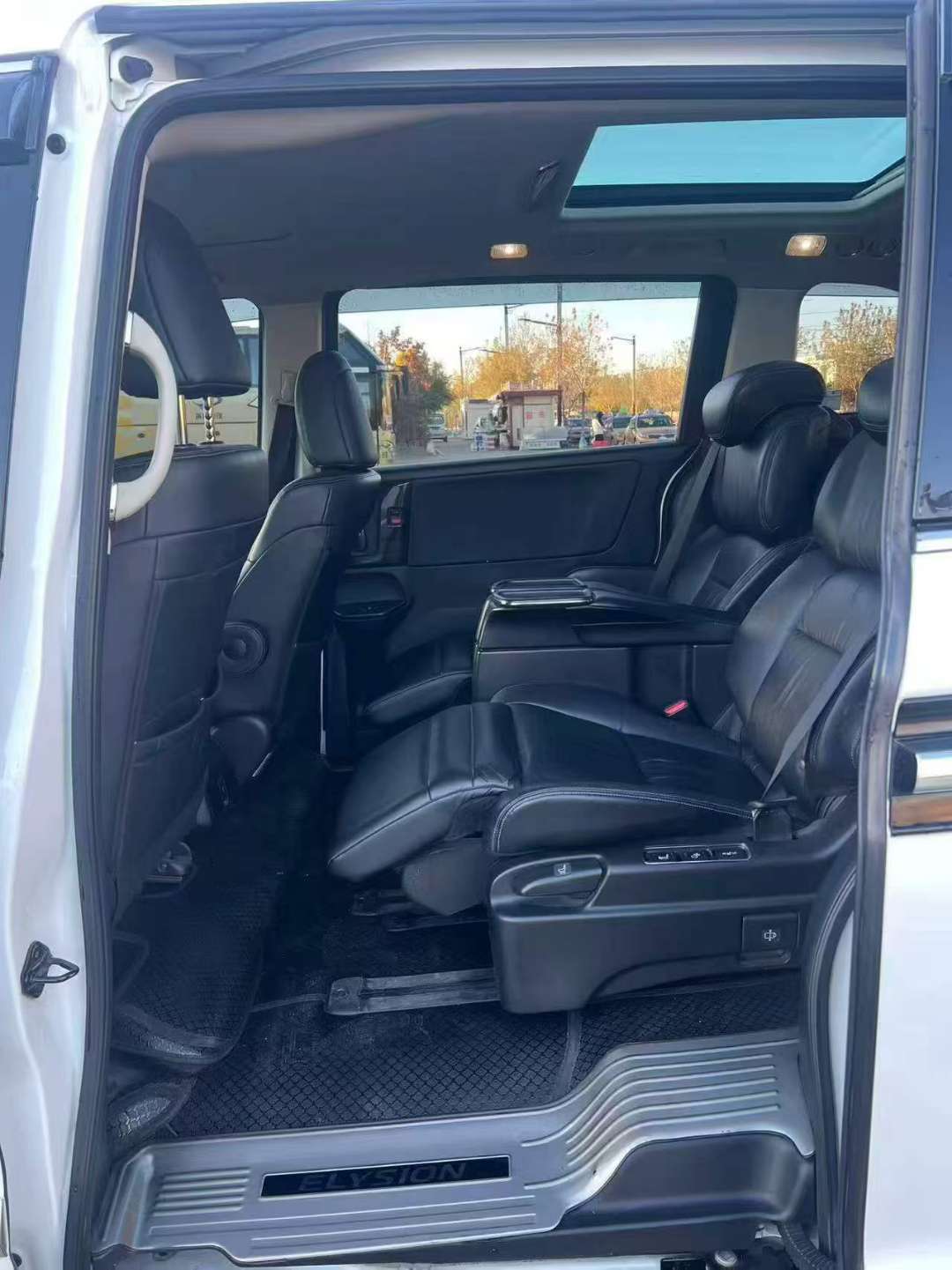 Honda Elysion 2017 Luxury Edition 2.4 Automatic 8