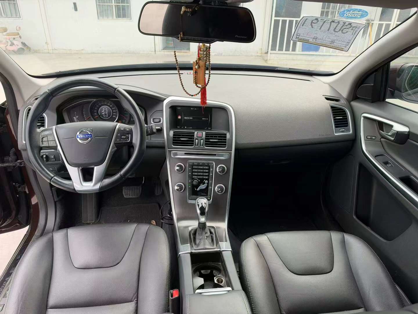 Volvo XC60 8