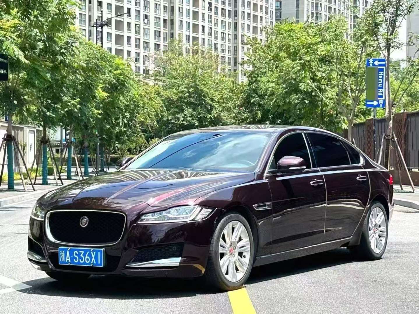Jaguar XFL 2.0T 250PS Luxury 2
