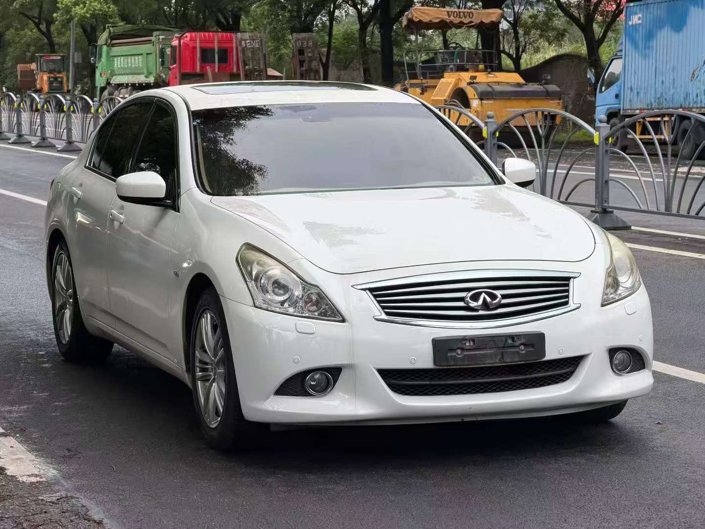 Infiniti G25