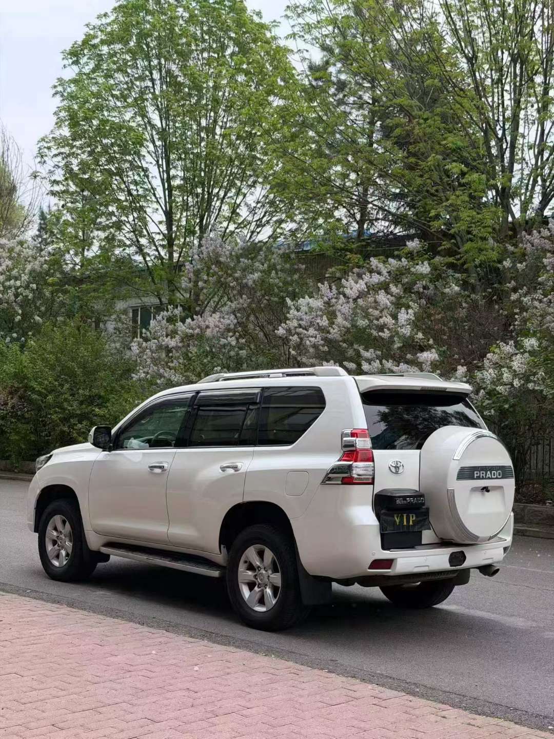 Toyota Prado 2015 Middle East Spec 2.7L 9-Airbag Refrigerator 7-Seater 5