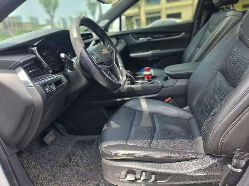 Cadillac XT5 AWD Luxury 6