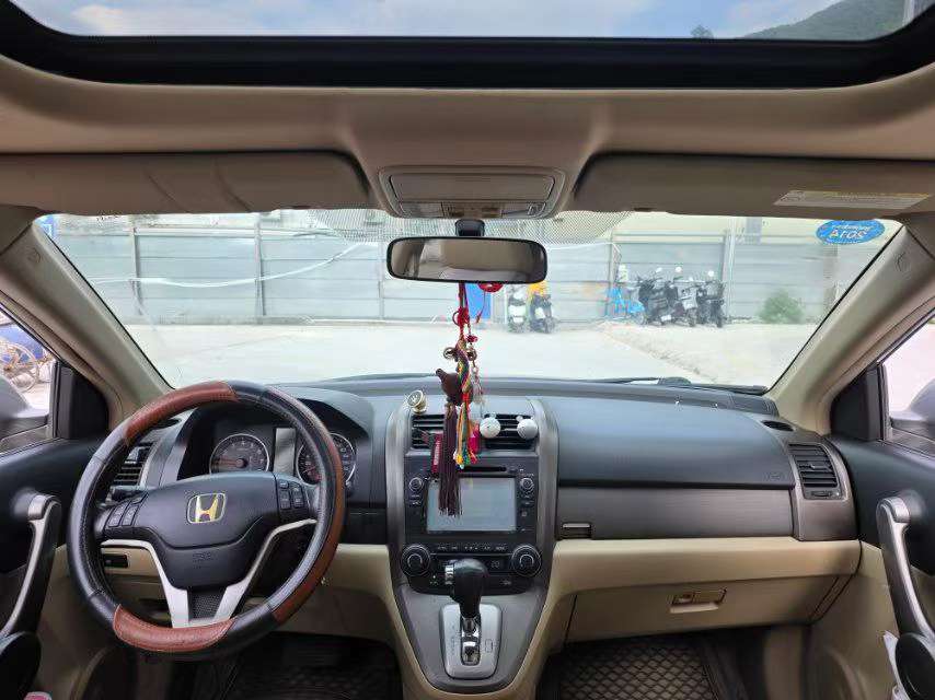 Honda CR-V 2.4L Automatic 4WD Premium Edition 5