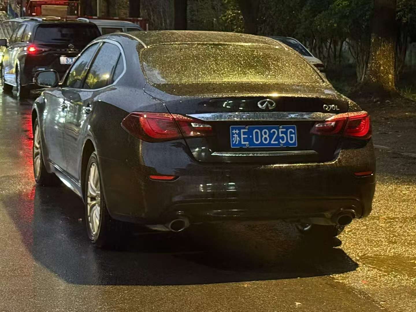 Infiniti Q70L 2.5L Automatic Sunroof 5