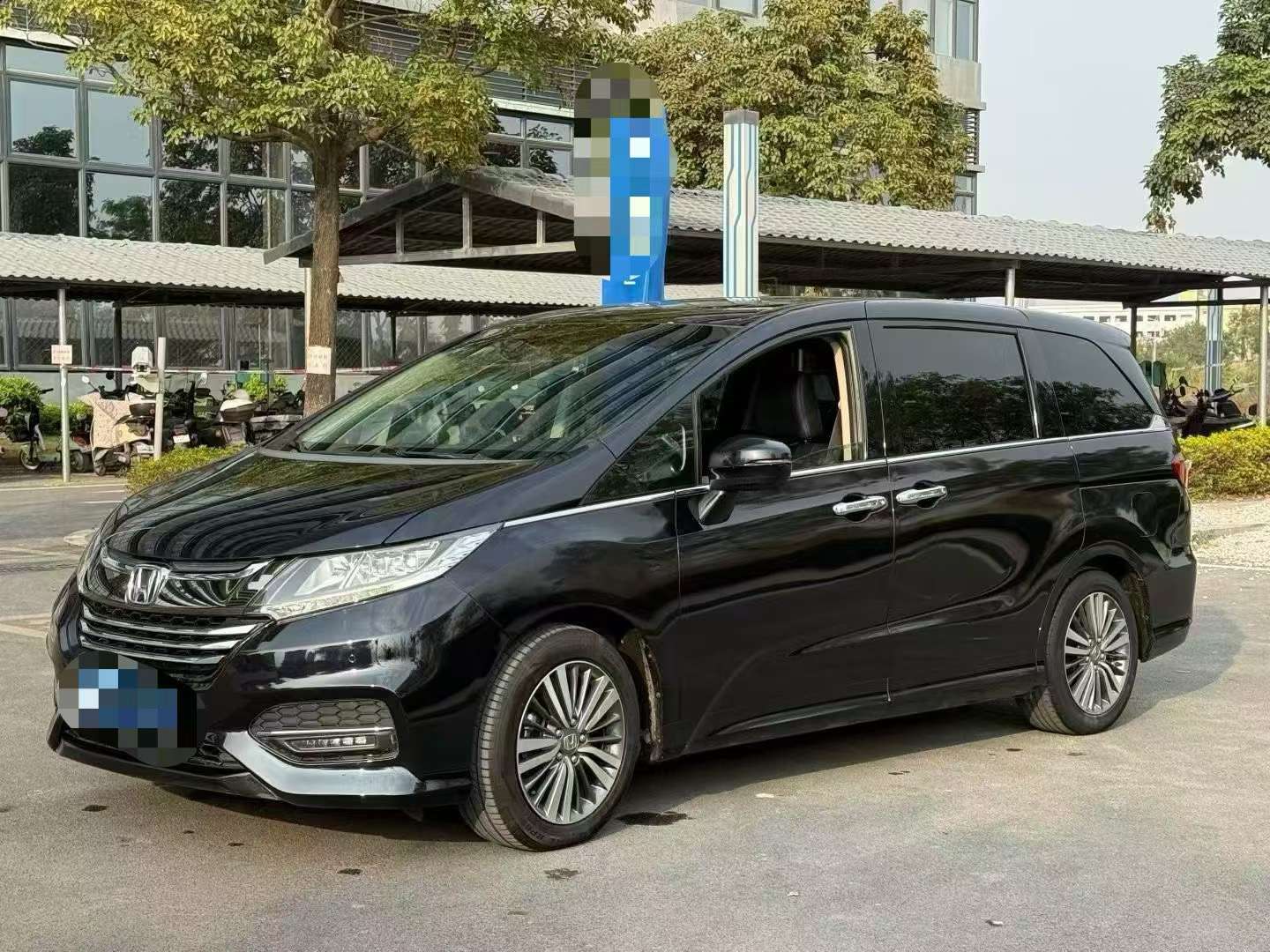 Honda Odyssey 2.4L Luxury Automatic 2
