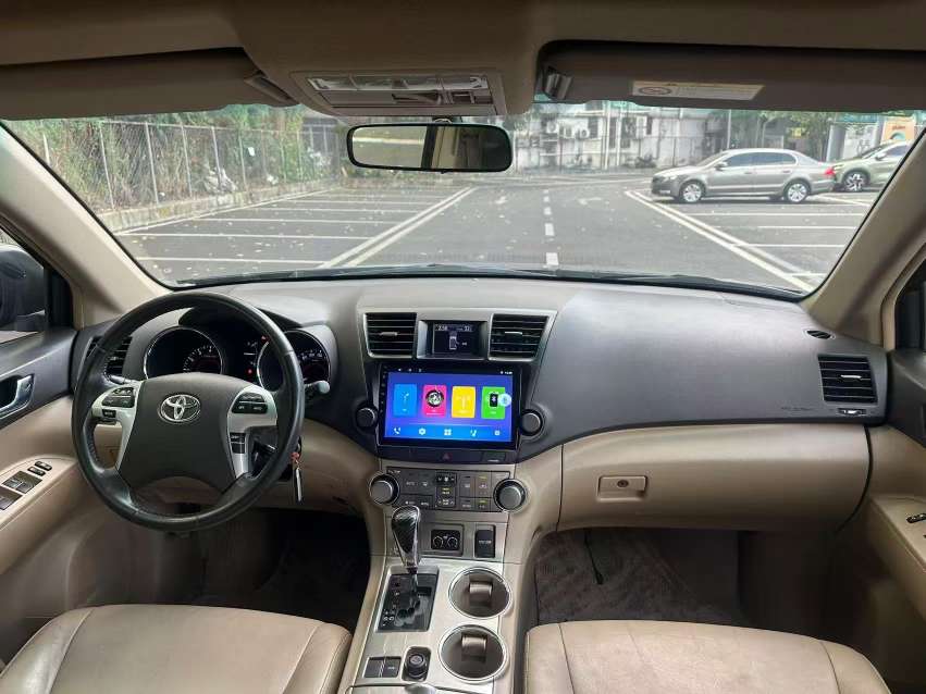 Toyota Highlander 2.7L Automatic Luxury Edition (7-Seater) 5