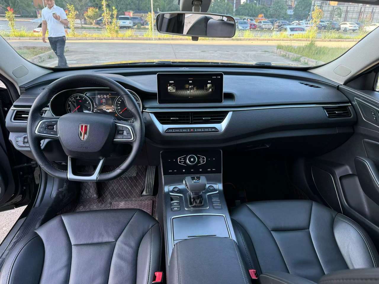 Hongqi H5 6