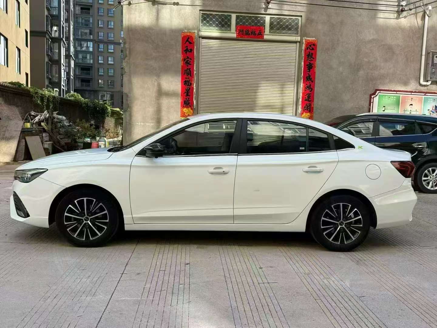 Roewe i5 6