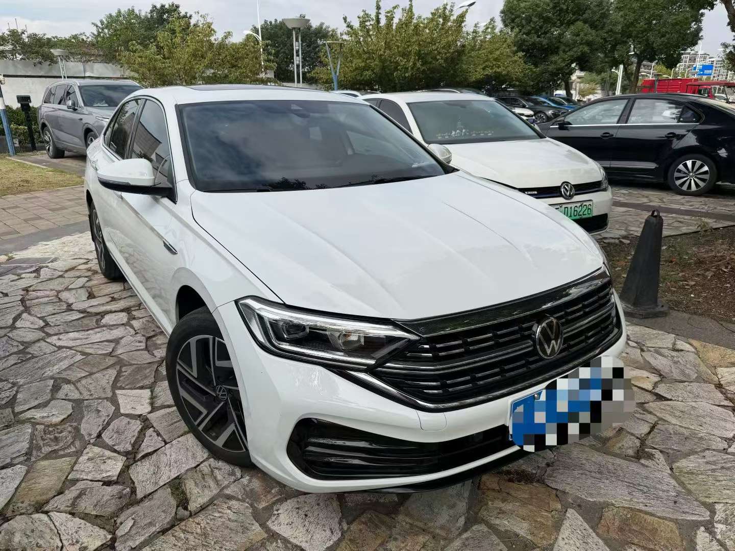 Volkswagen Sagitar 1.5T R-Line 3