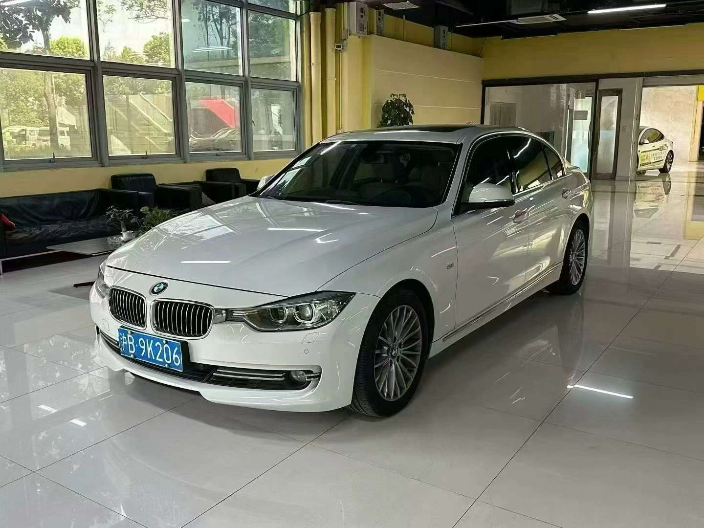 BMW 3 Series 2015 320Li Luxury Edition 2