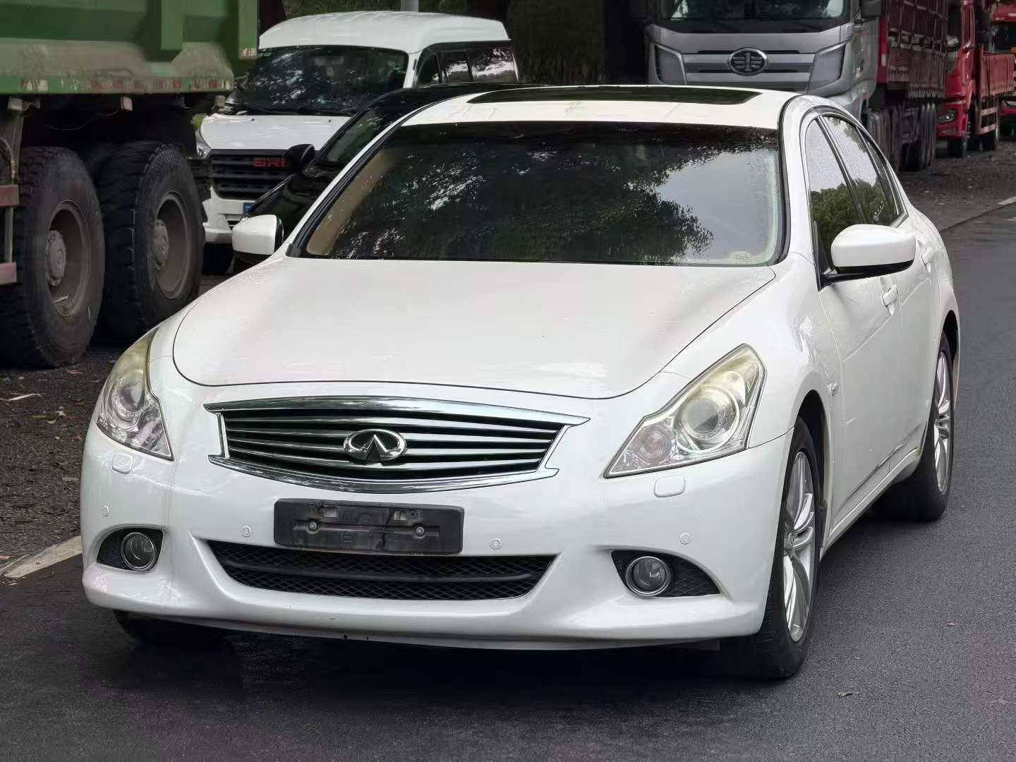 Infiniti G25 3