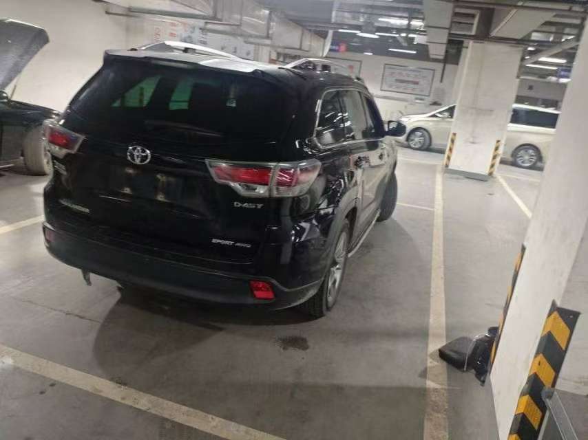 Toyota Highlander 2.0T AWD Luxury 7-Seater 3