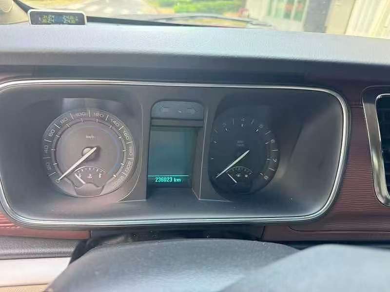 Buick GL8 2.4L LT Luxury Business Executive Edition 6