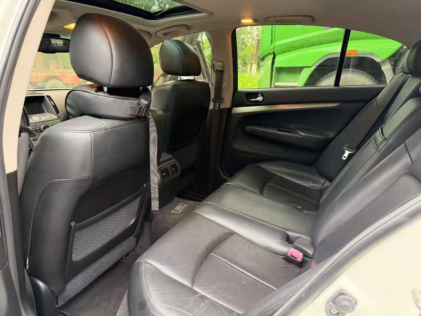 Infiniti G25 8