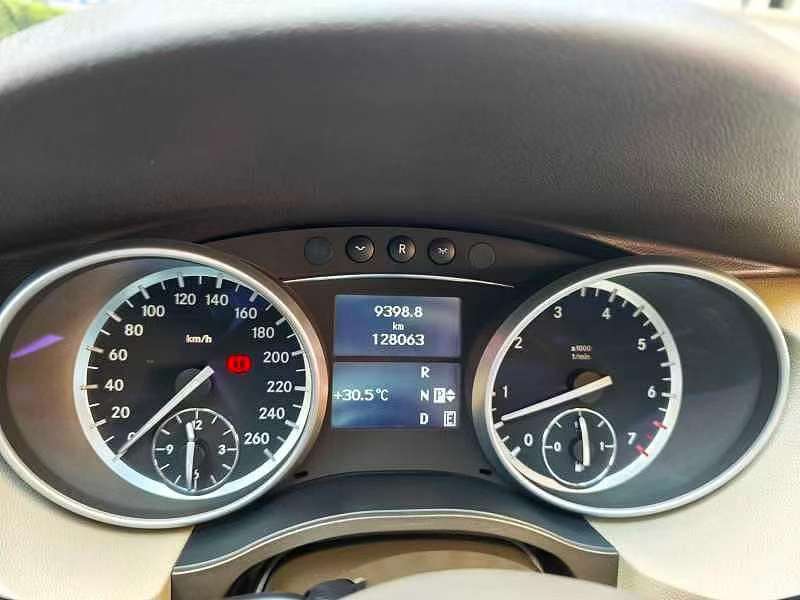 Mercedes-Benz R-Class R350L 4MATIC 8