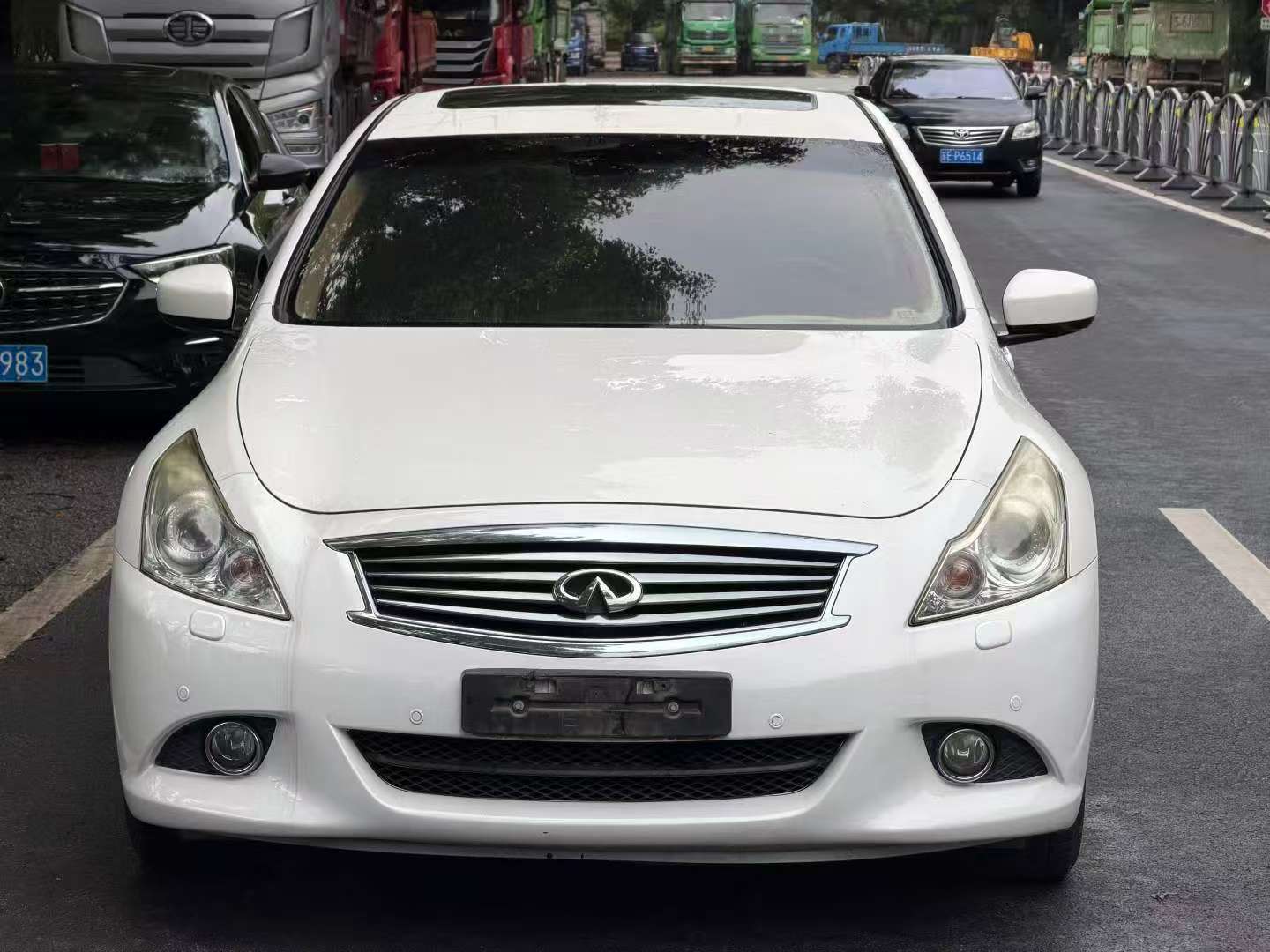 Infiniti G25 2