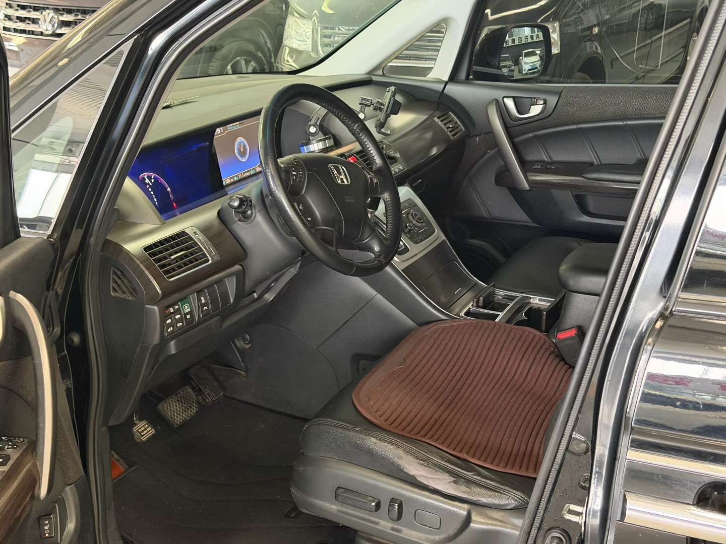 Honda Elysion 4