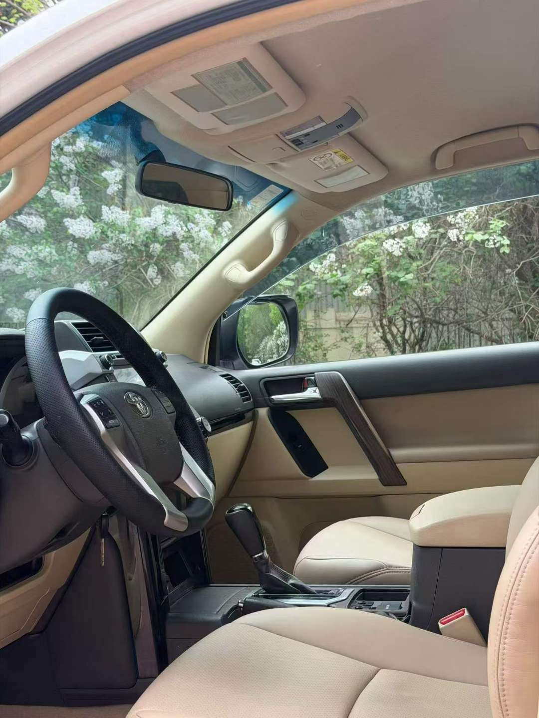 Toyota Prado 2015 Middle East Spec 2.7L 9-Airbag Refrigerator 7-Seater 8