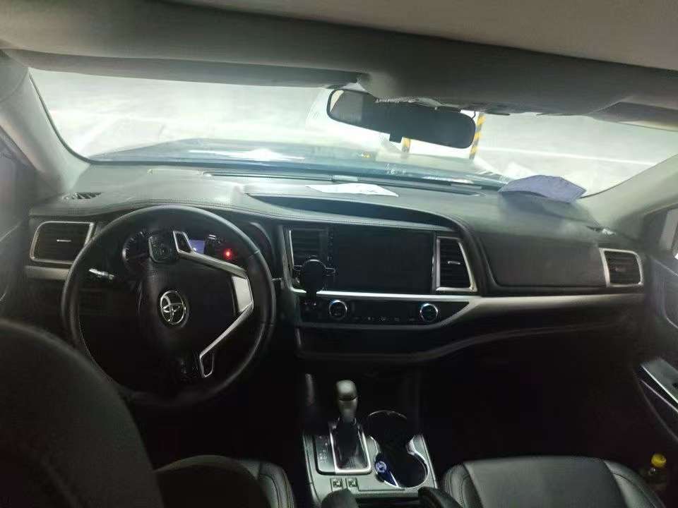 Toyota Highlander 2.0T AWD Luxury 7-Seater 8