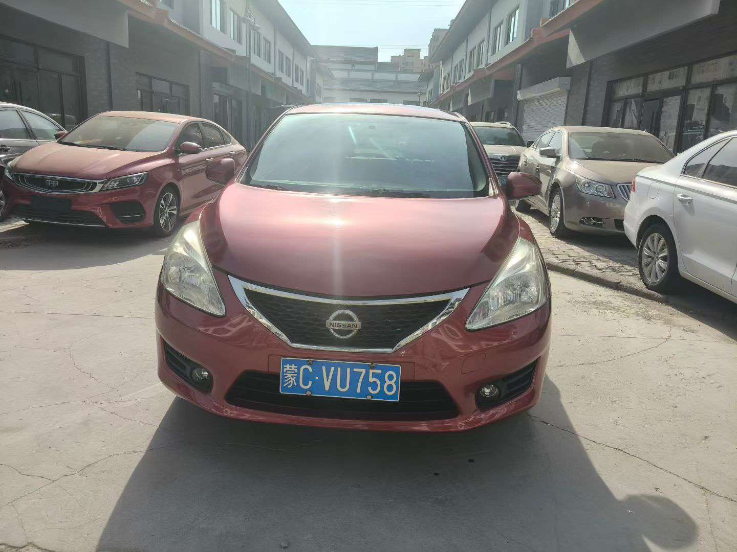 Nissan Tiida 2