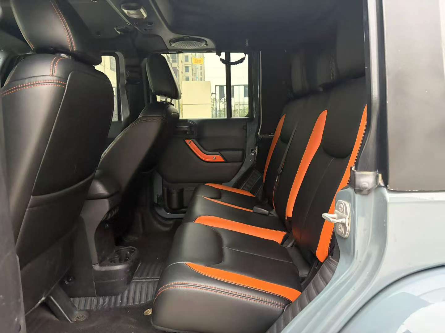 Jeep Wrangler 2014 3.0L Automatic 4WD 4-Door Sahara 5