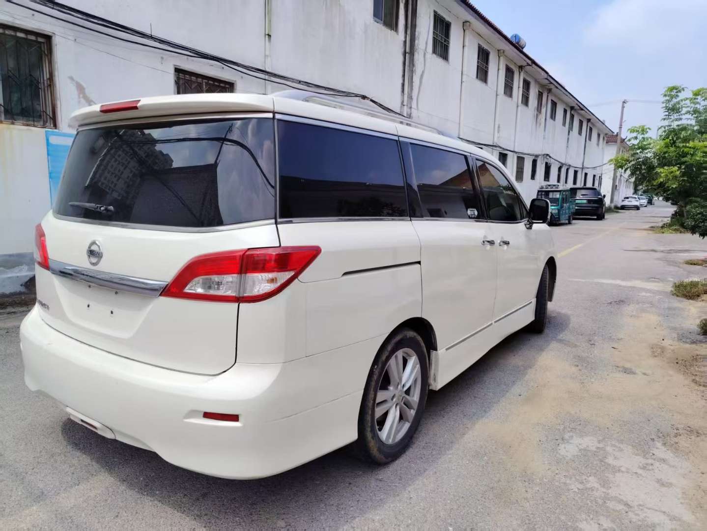 Nissan Quest 3