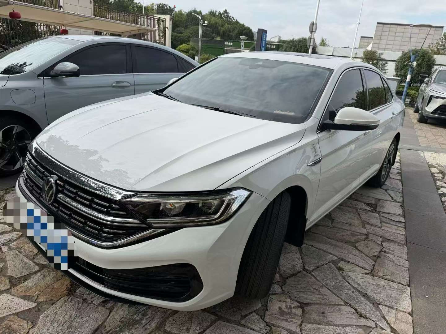 Volkswagen Sagitar 1.5T R-Line 2