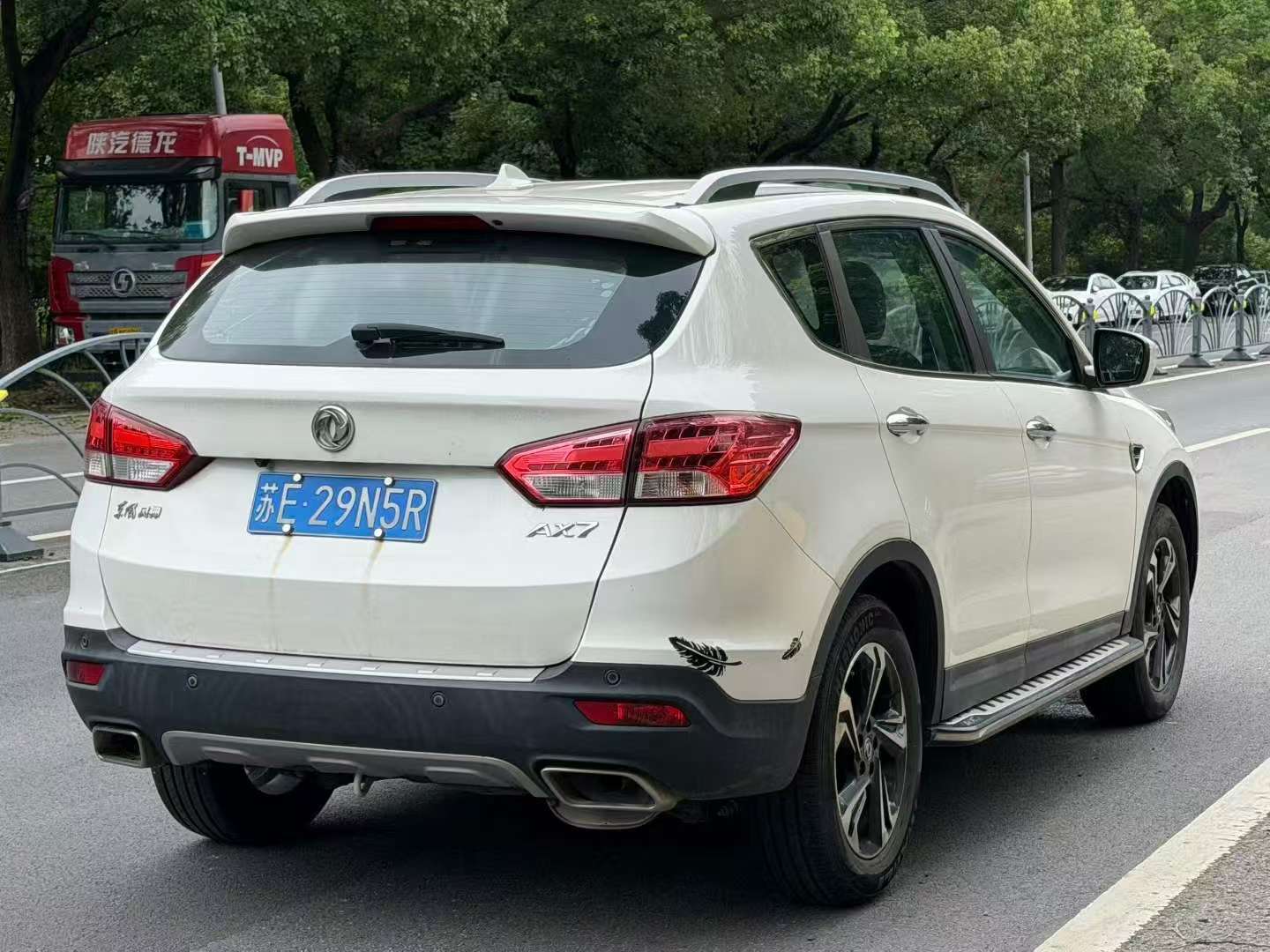Dongfeng AX7 6