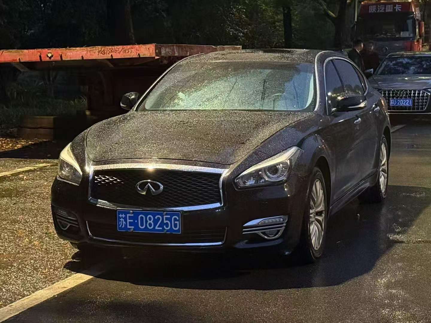 Infiniti Q70L 2.5L Automatic Sunroof 3