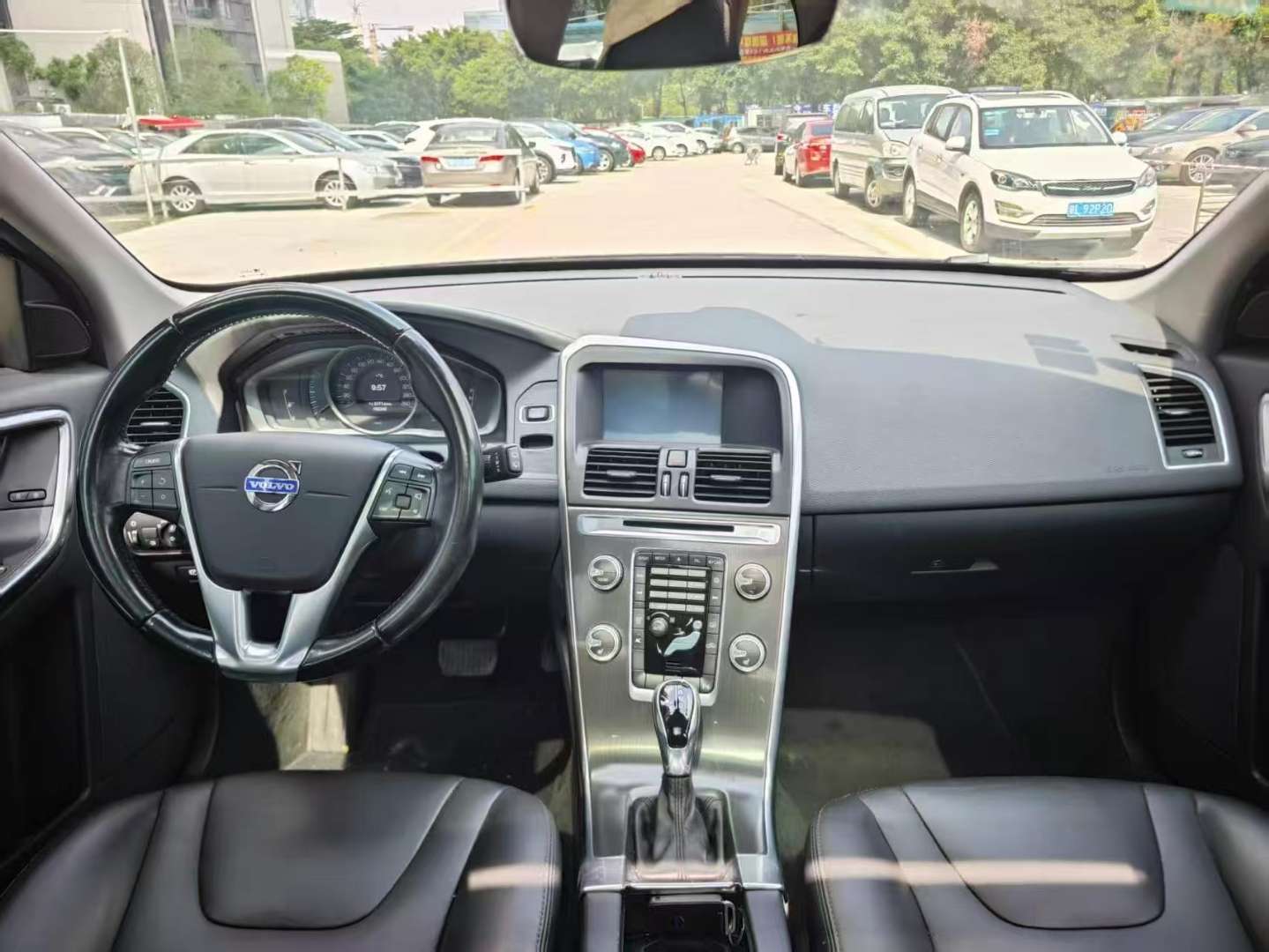 Volvo XC60 2015 2.0T Automatic Sunroof FWD Zhiyi Edition 5