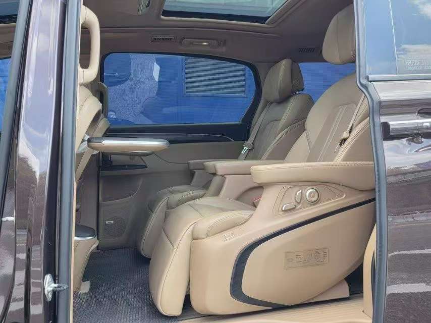 Buick GL8 ES 653T Flagship Edition 6