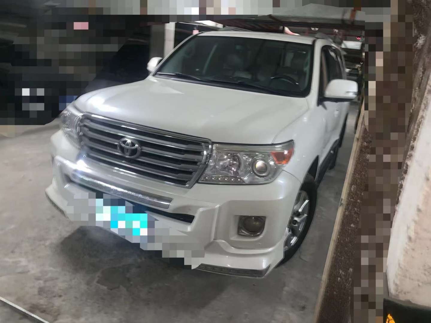 Toyota Land Cruiser 4.0 Middle East Base Trim 2