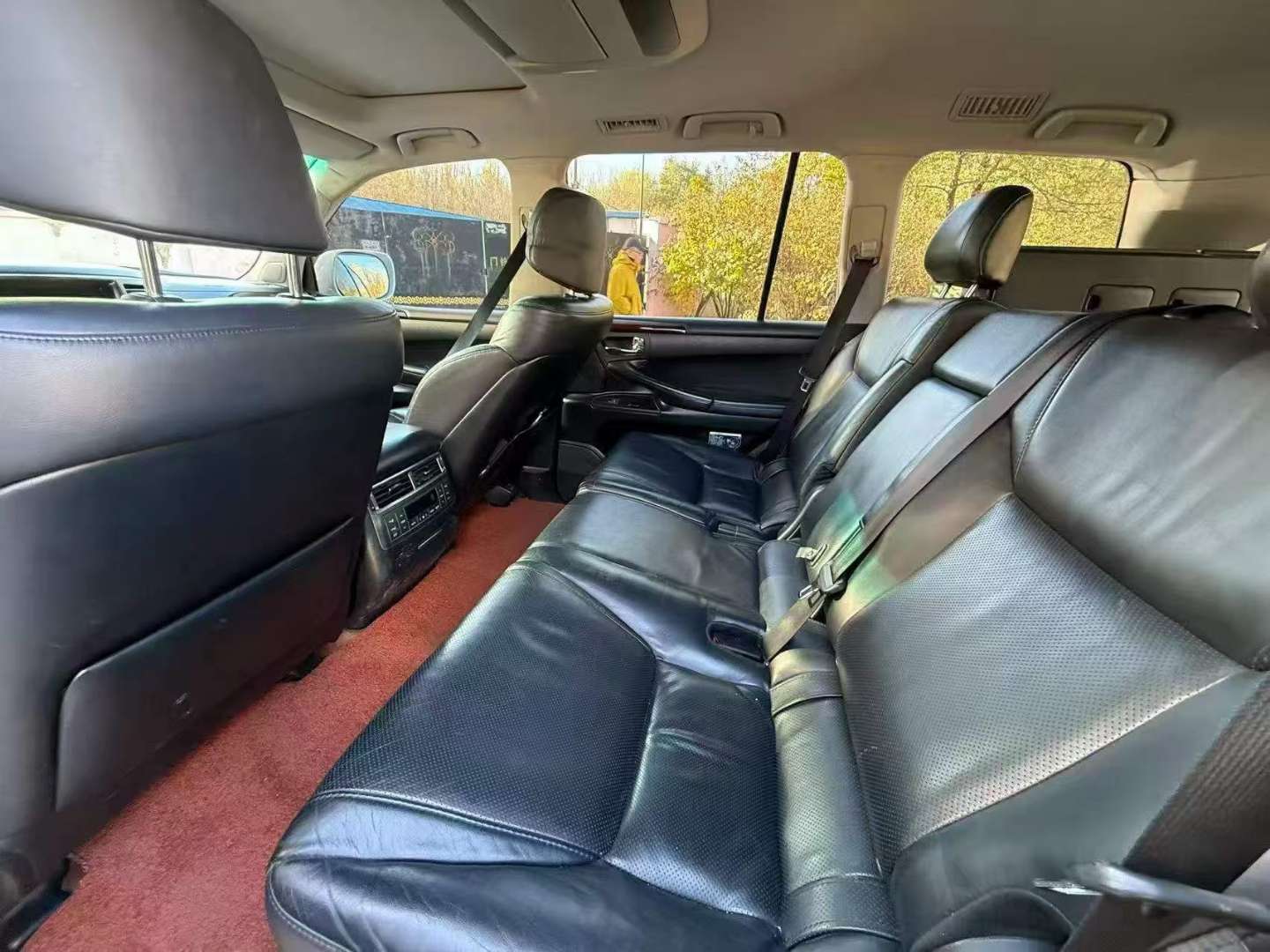 Lexus 570 8-Seater Sunroof 7